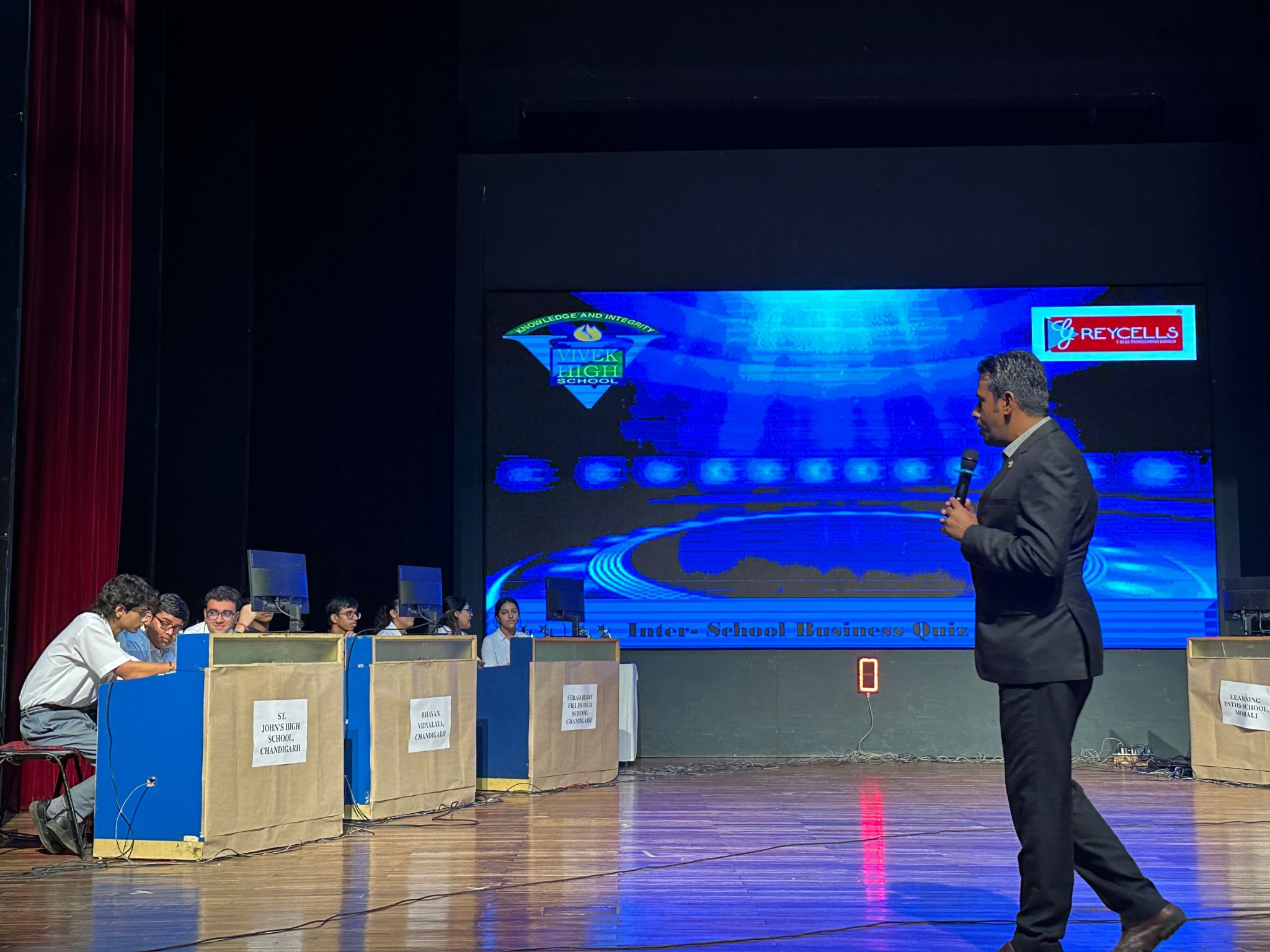 Quizmasters in India-Hosting-School-Quiz-Vivek-High-School-Chandigarh