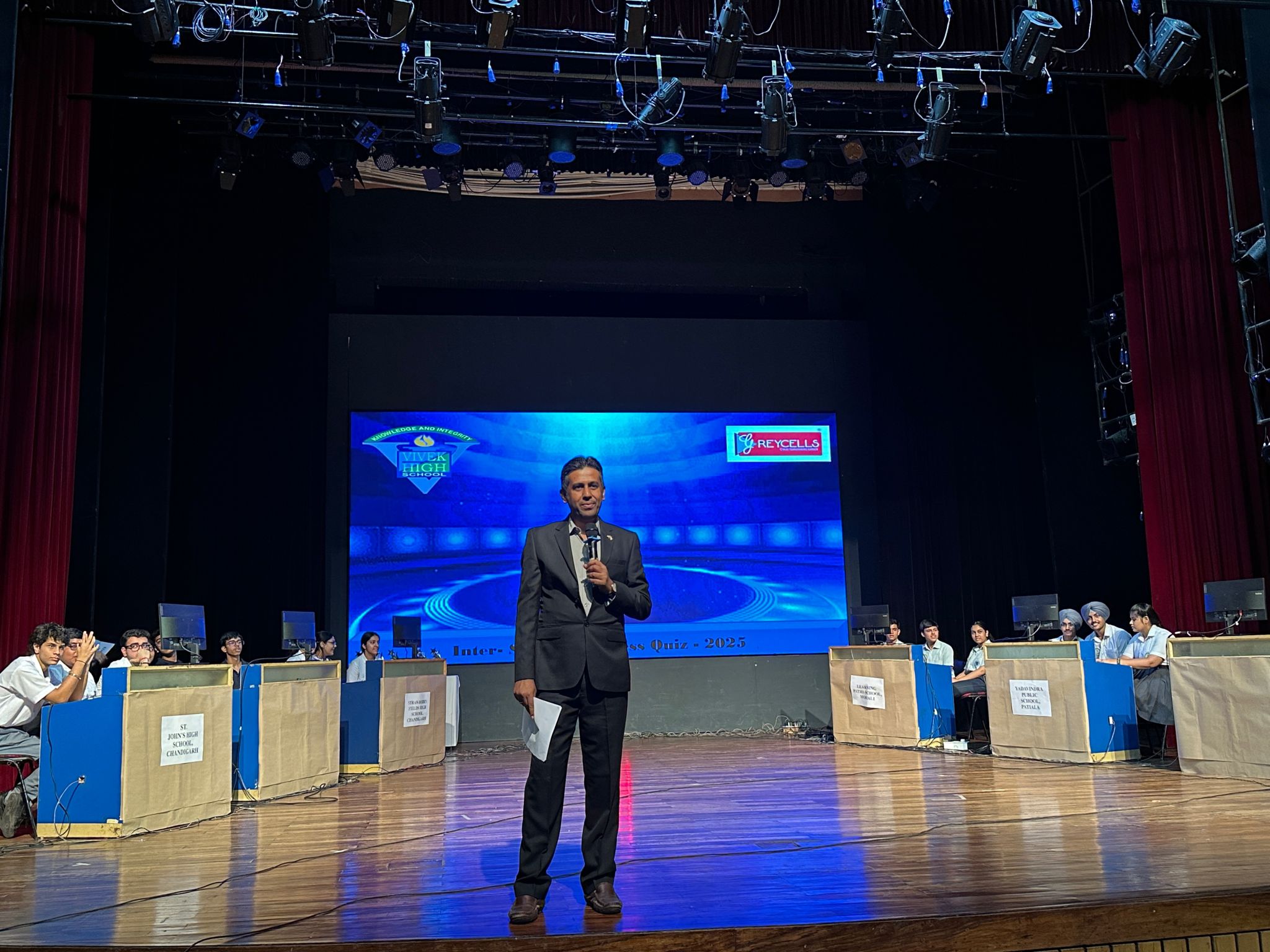Quizmasters in India-Hosting-School-Quiz-Vivek-High-School-Chandigarh